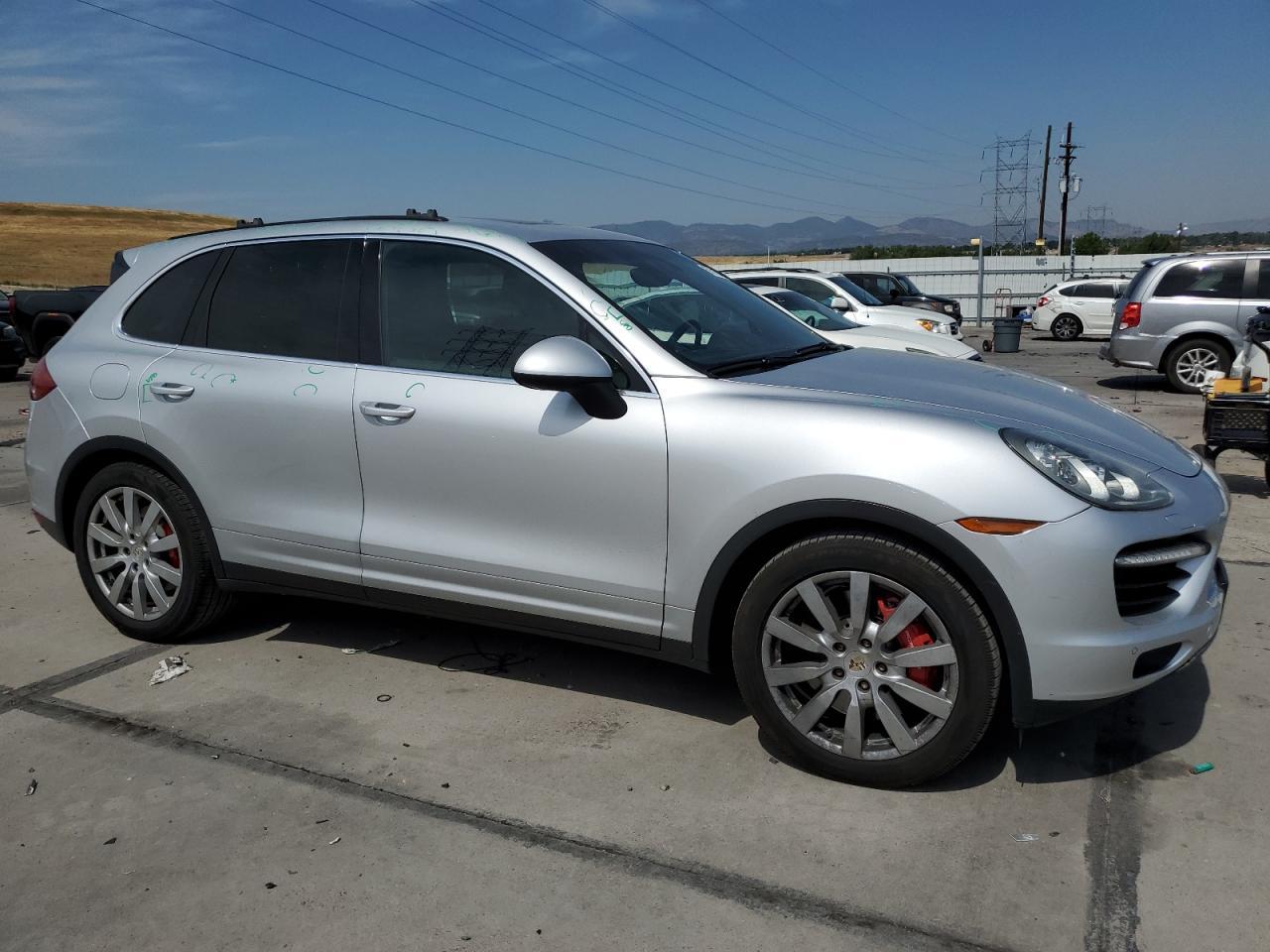 2011 PORSCHE CAYENNE