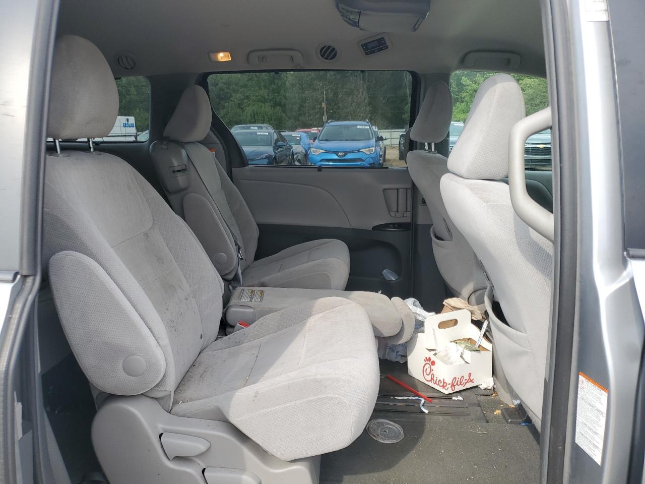 2015 TOYOTA SIENNA