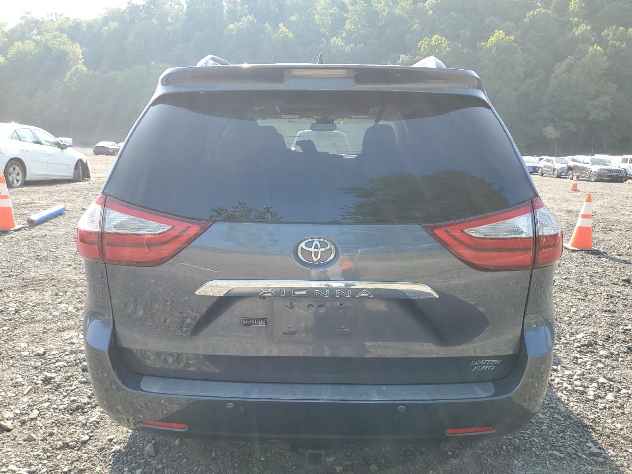 2014 TOYOTA SIENNA
