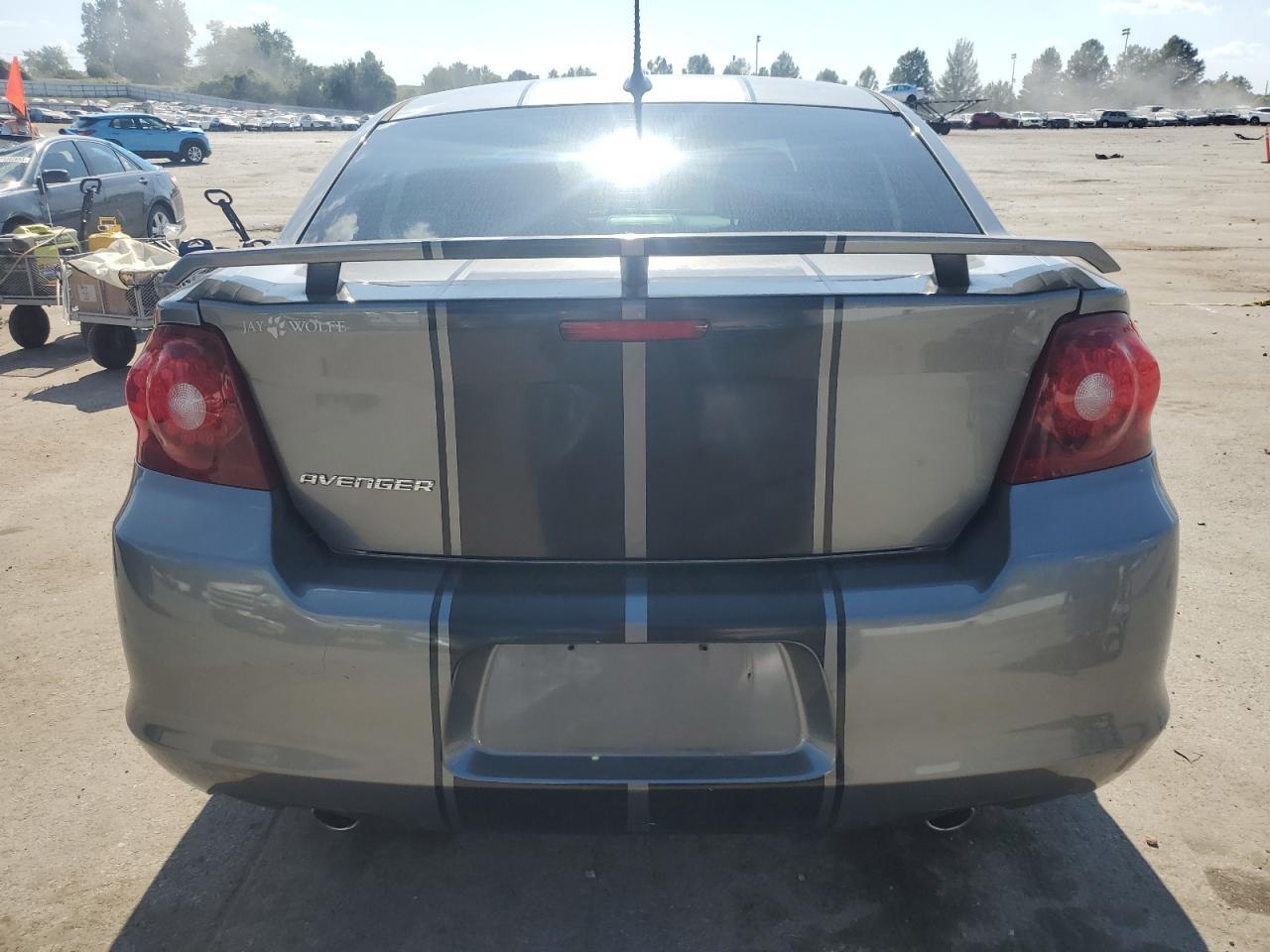 2013 DODGE Avenger