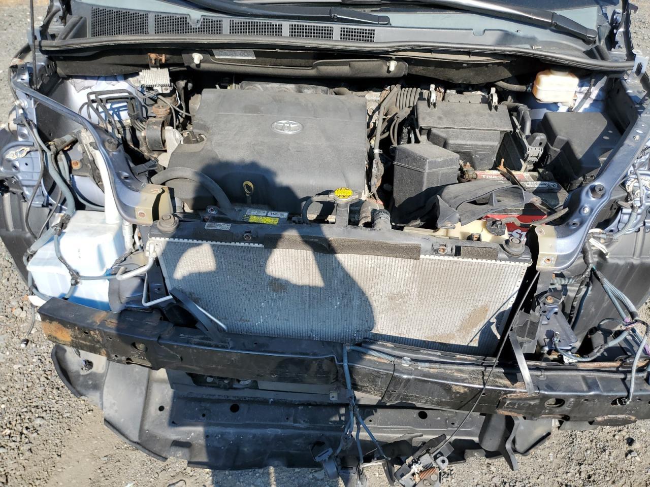 2014 TOYOTA SIENNA