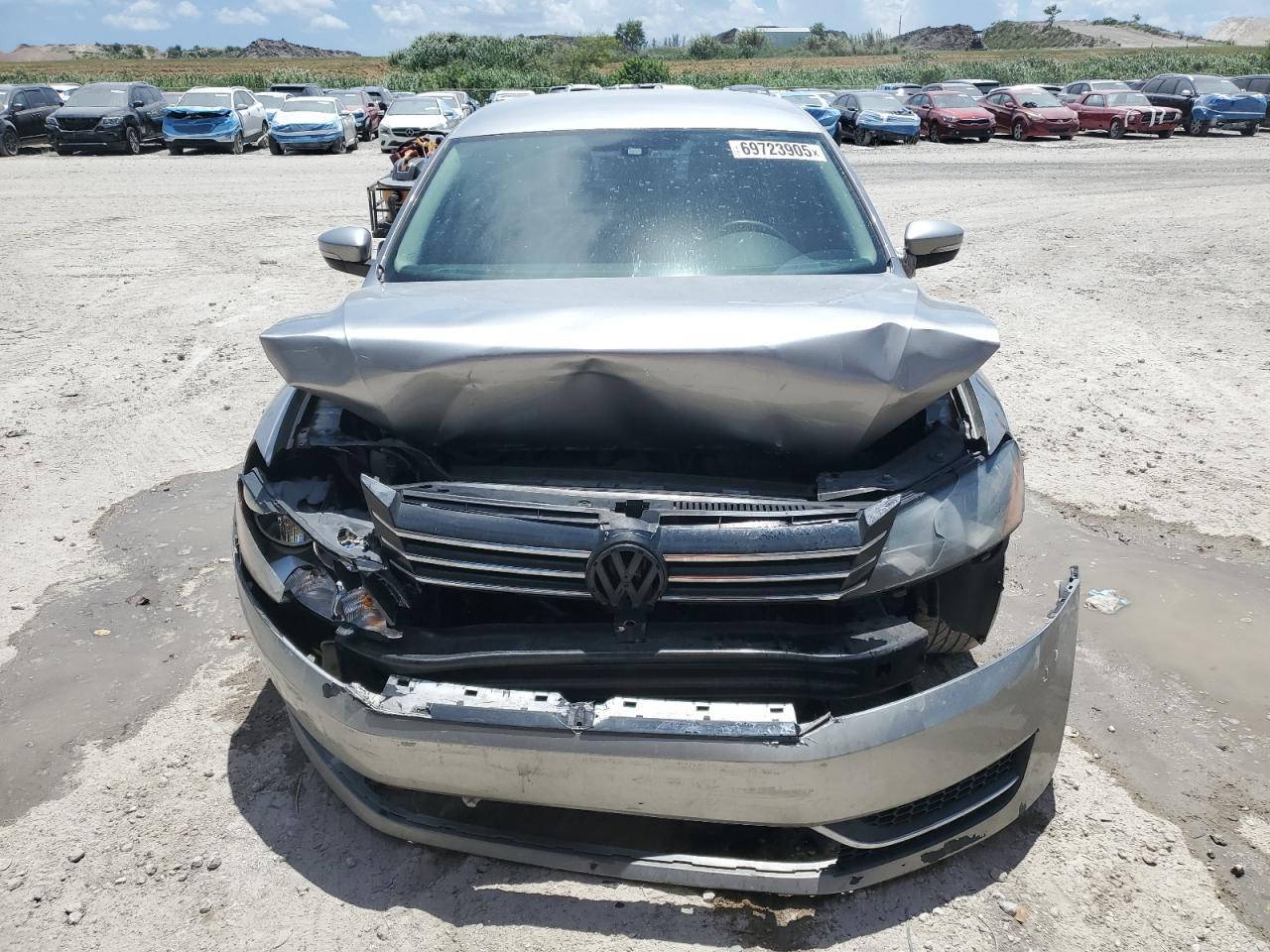 2014 VOLKSWAGEN Passat