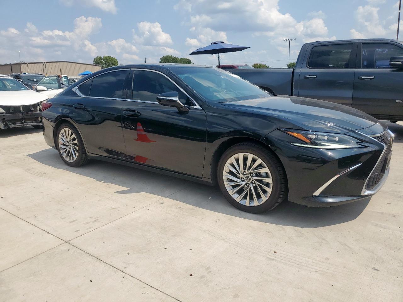 2022 LEXUS ES 350