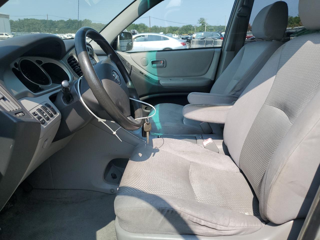 2004 TOYOTA HIGHLANDER