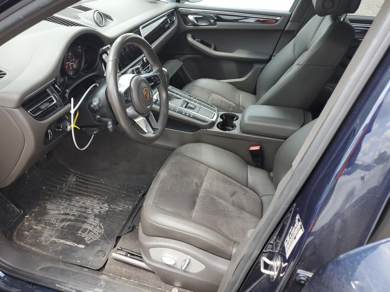 2019 PORSCHE Macan
