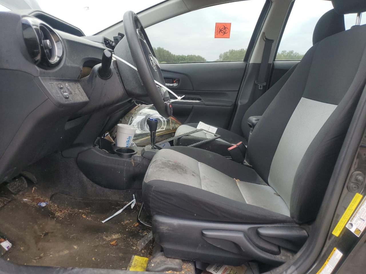 2016 TOYOTA Prius c