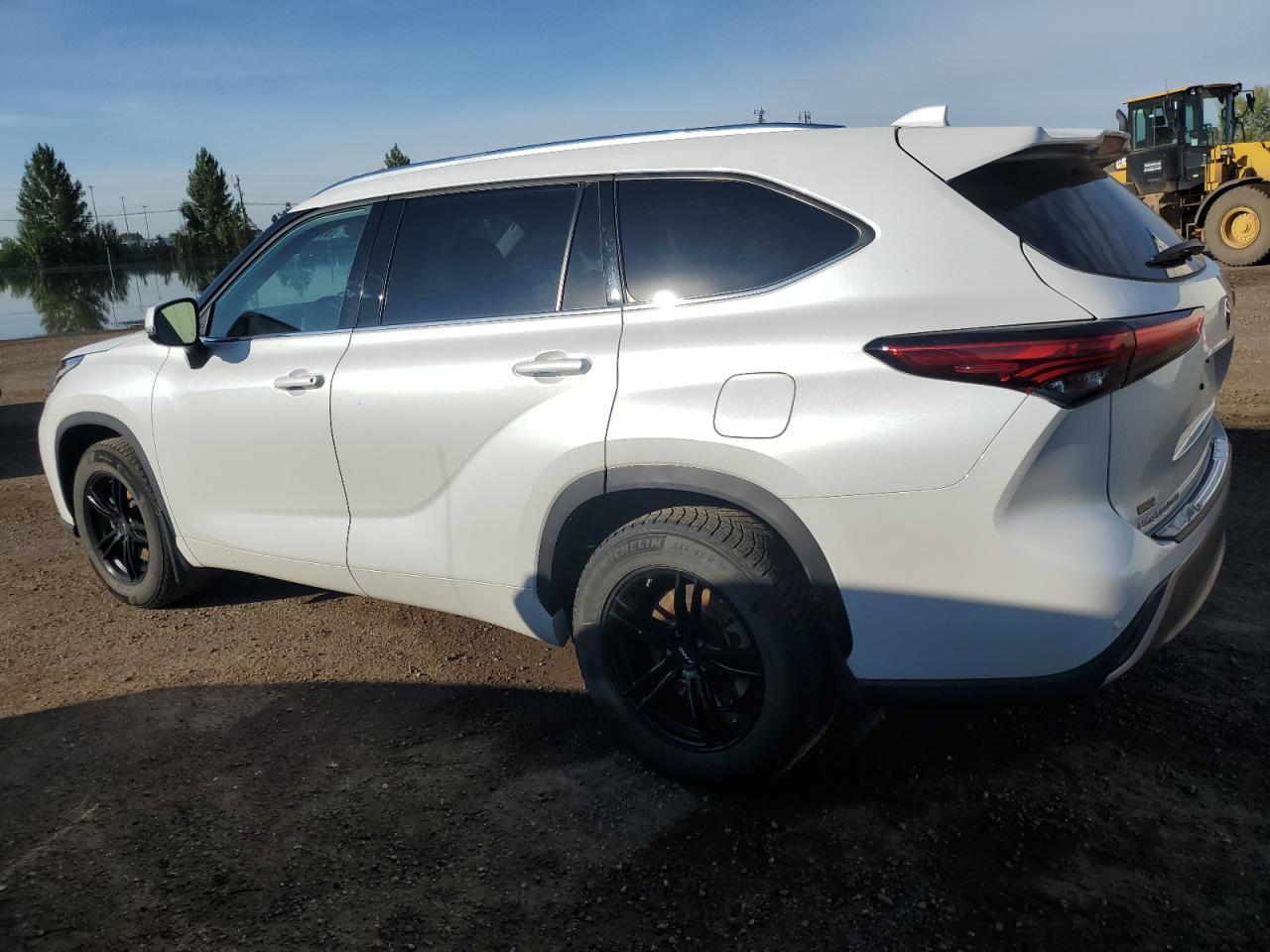 2022 TOYOTA HIGHLANDER