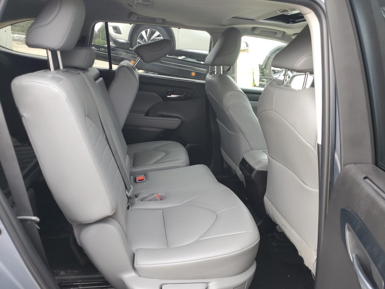 2022 TOYOTA HIGHLANDER