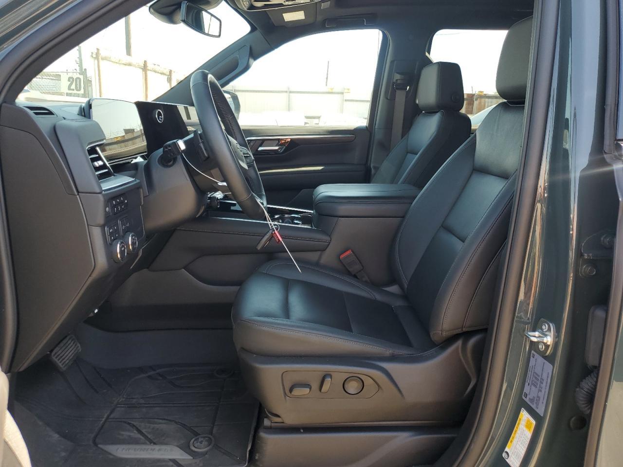 2025 CHEVROLET Suburban