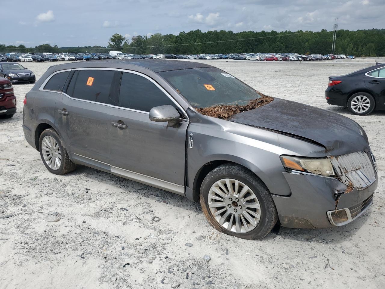 2010 LINCOLN MKT