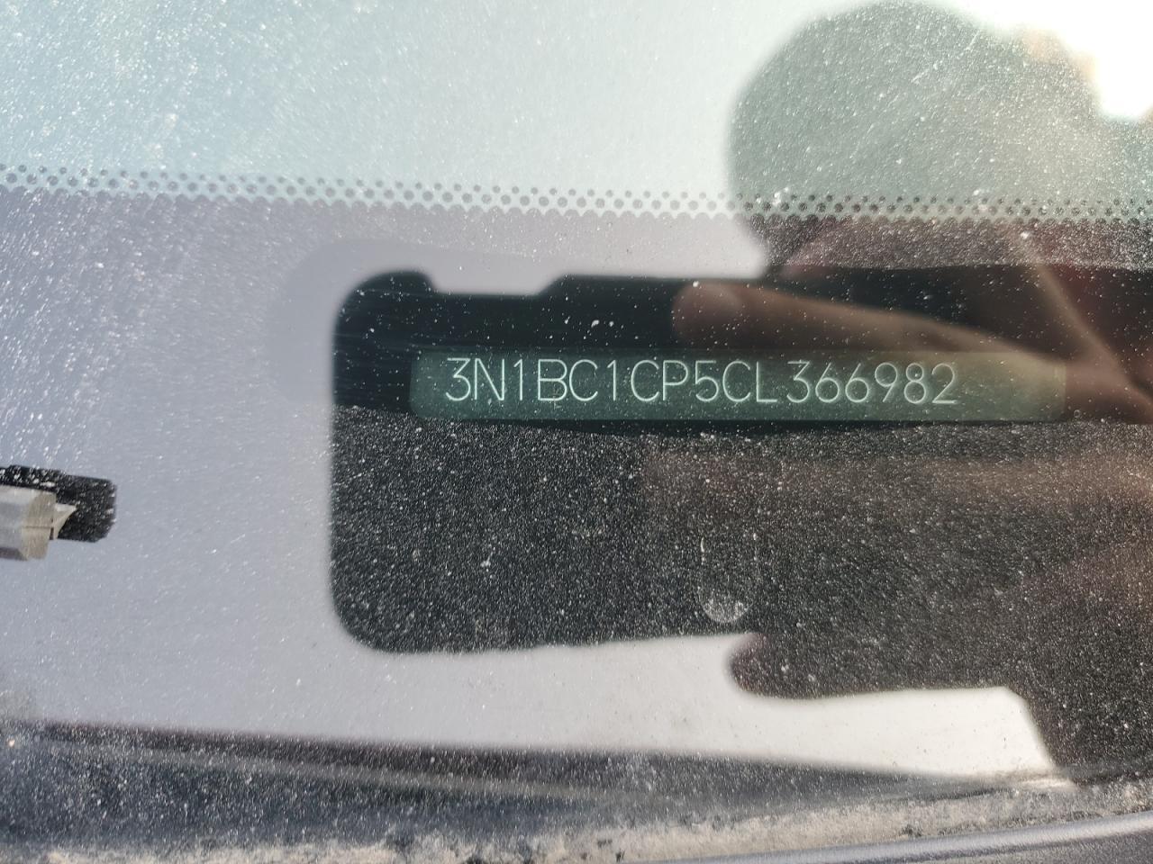 2012 NISSAN VERSA