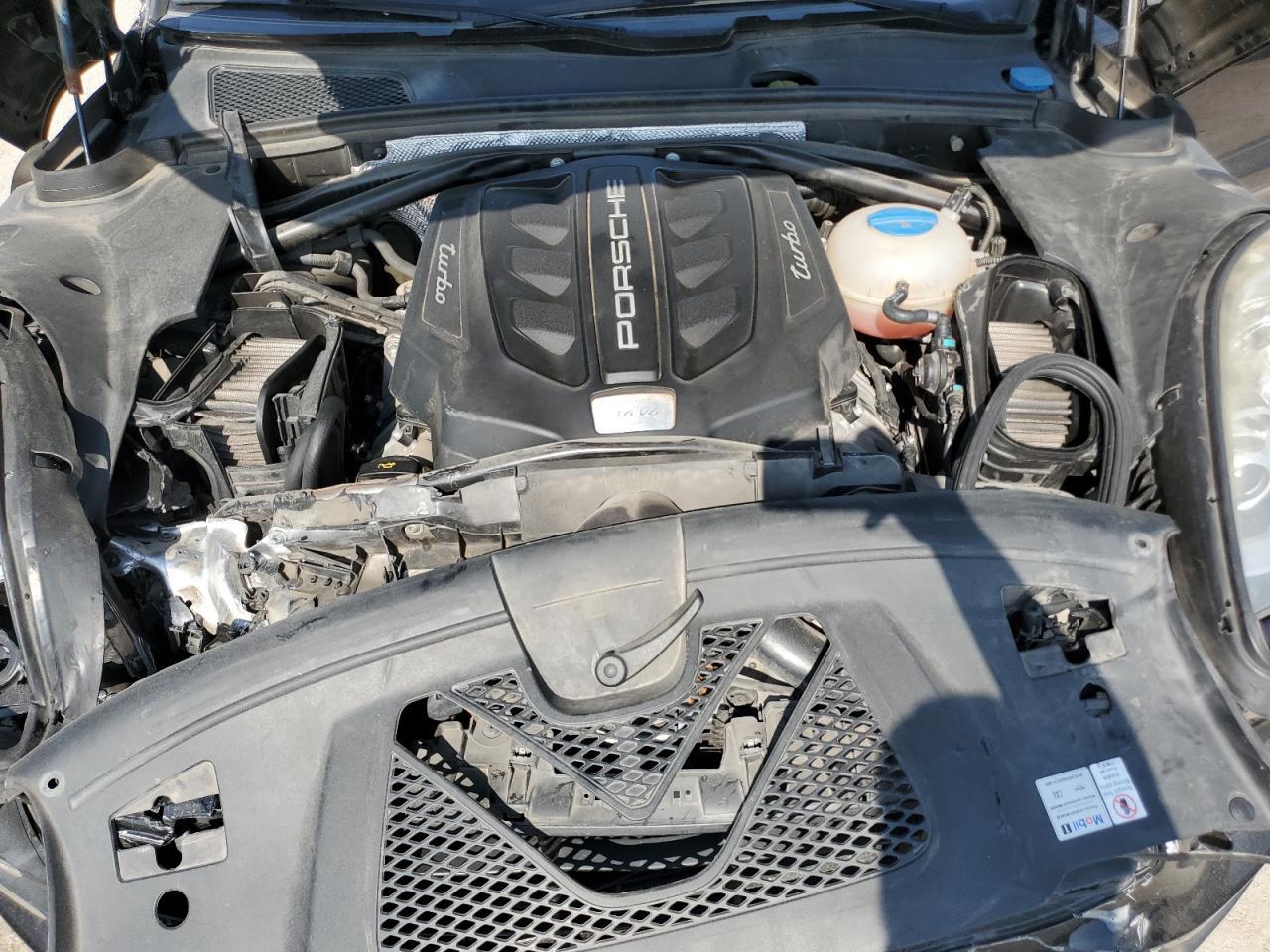 2015 PORSCHE Macan