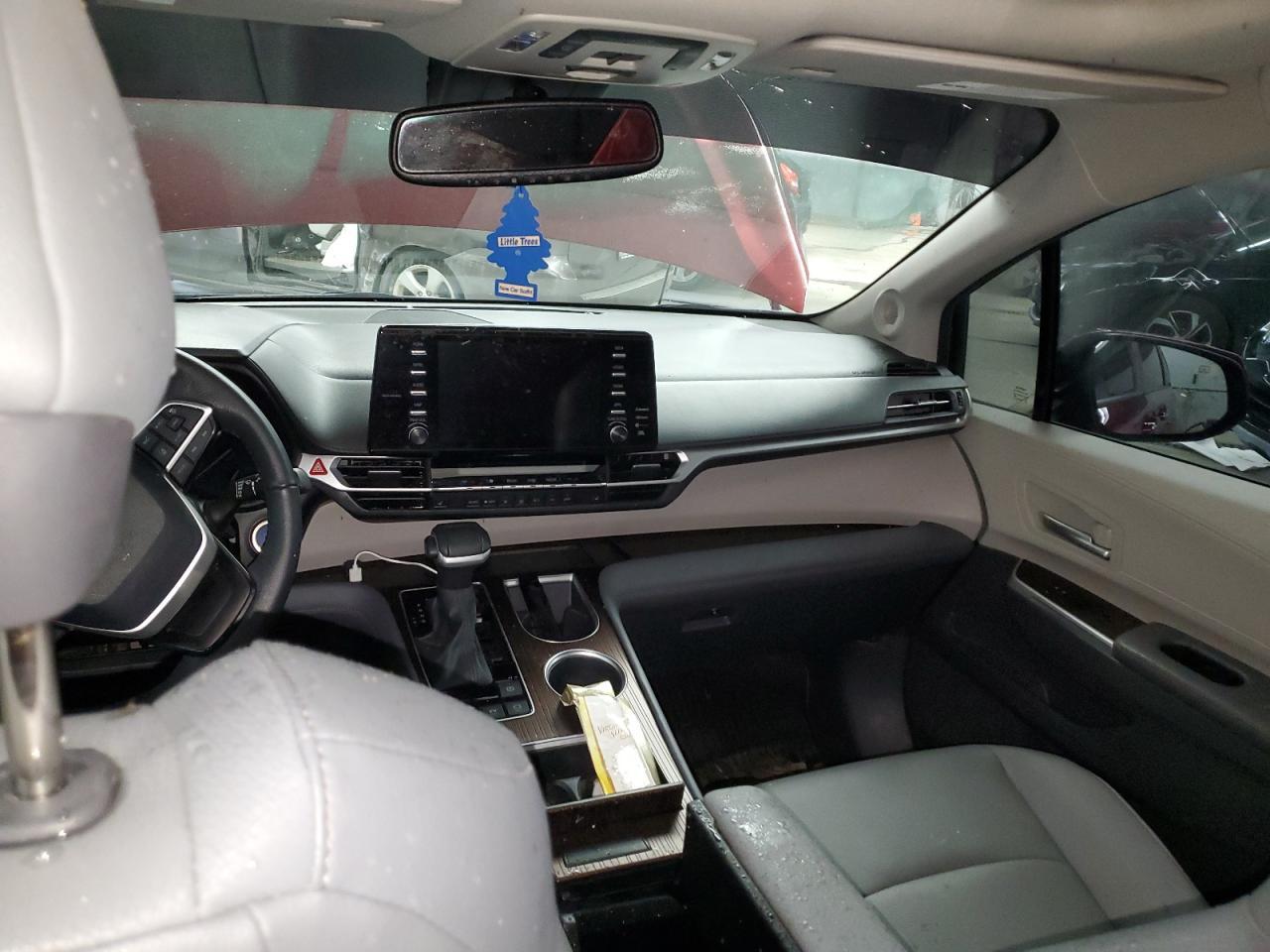 2024 TOYOTA SIENNA