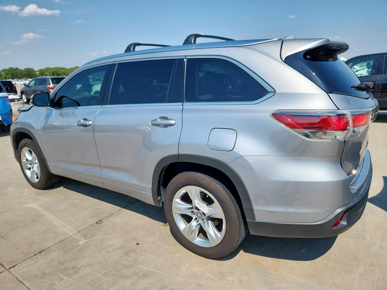 2016 TOYOTA HIGHLANDER