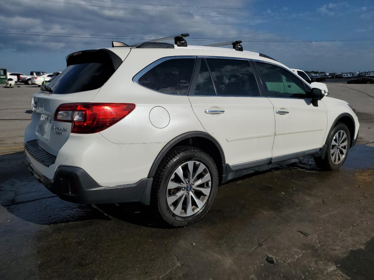 2018 SUBARU Outback