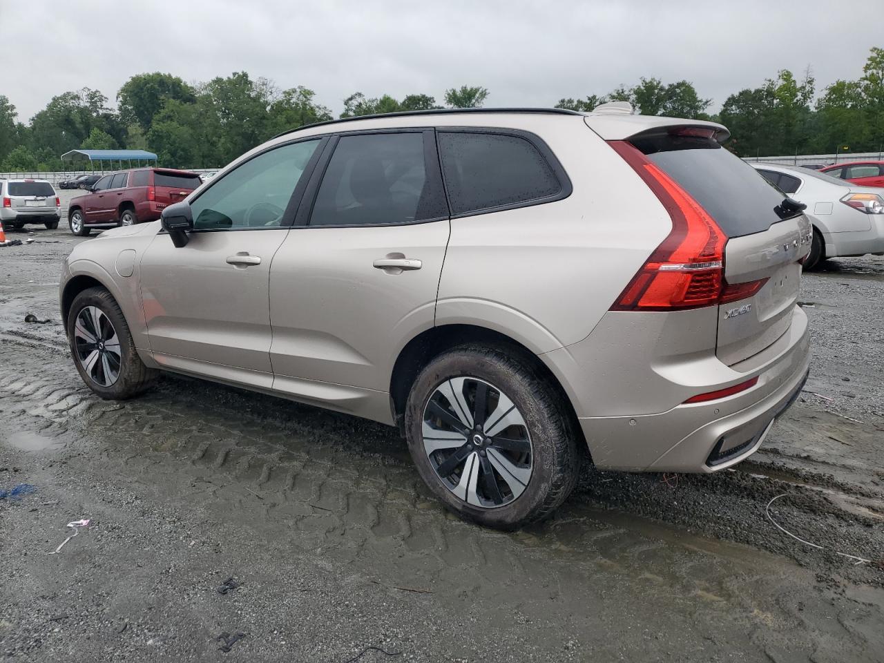 2024 VOLVO XC60