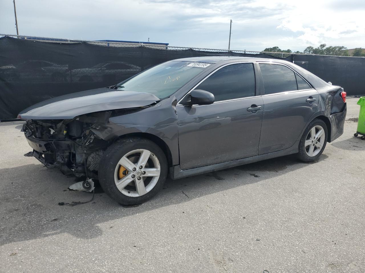 2014 TOYOTA CAMRY