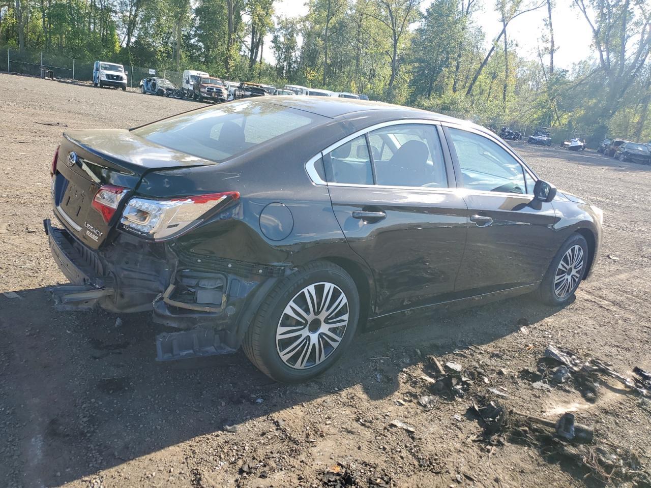 2017 SUBARU Legacy