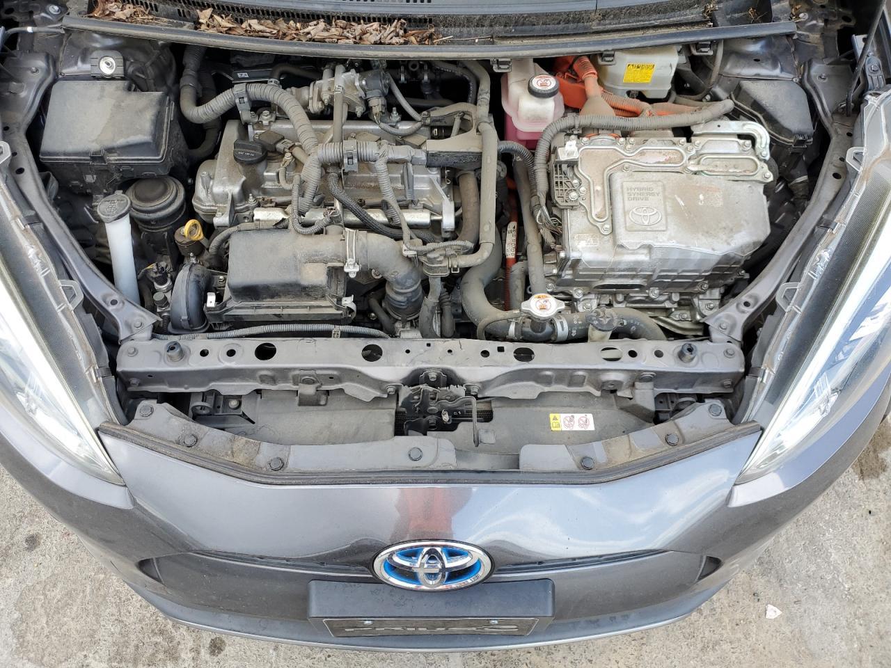 2018 TOYOTA Prius c