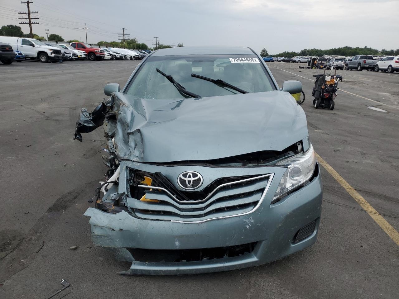 2011 TOYOTA CAMRY