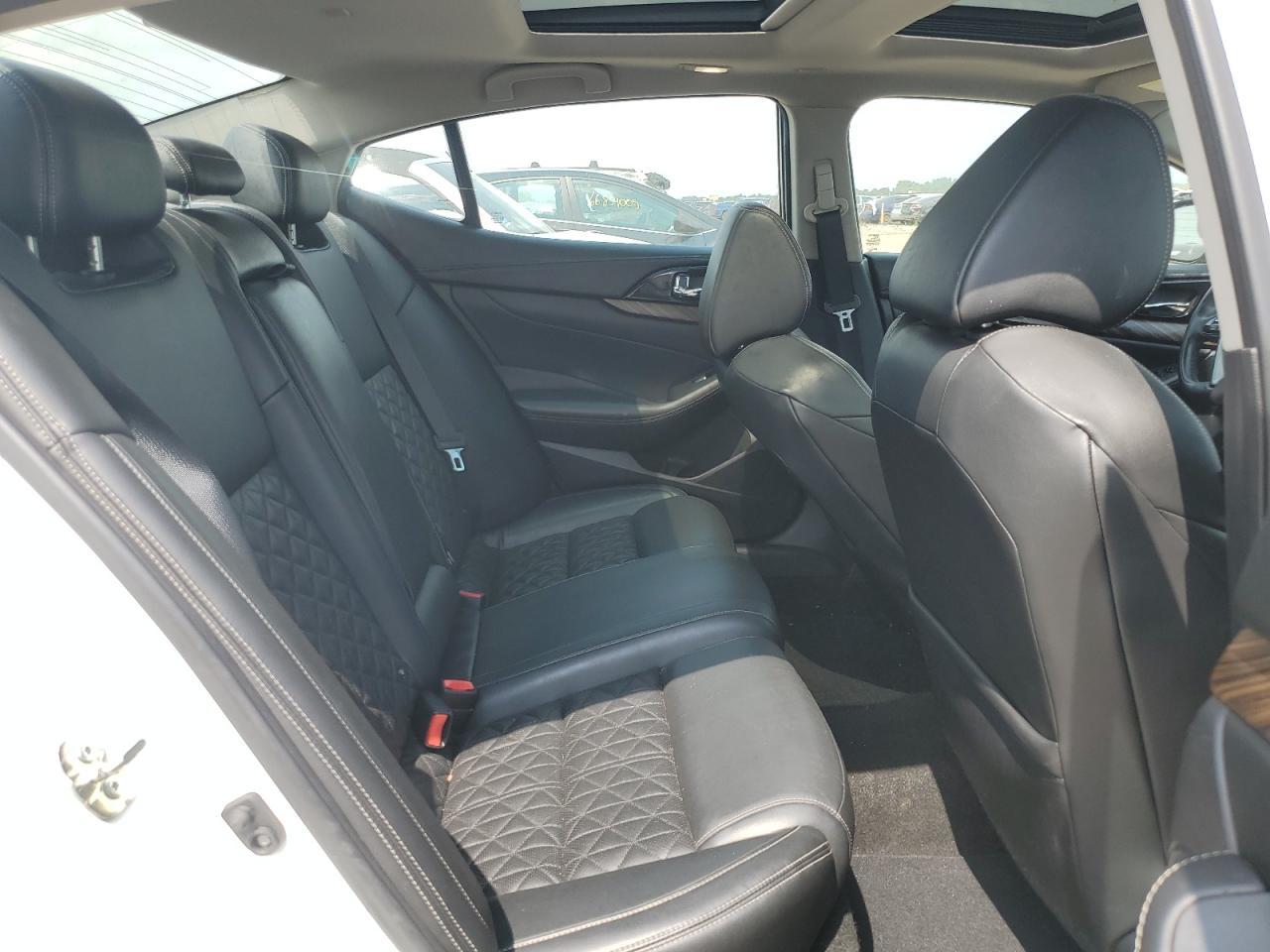2016 NISSAN Maxima