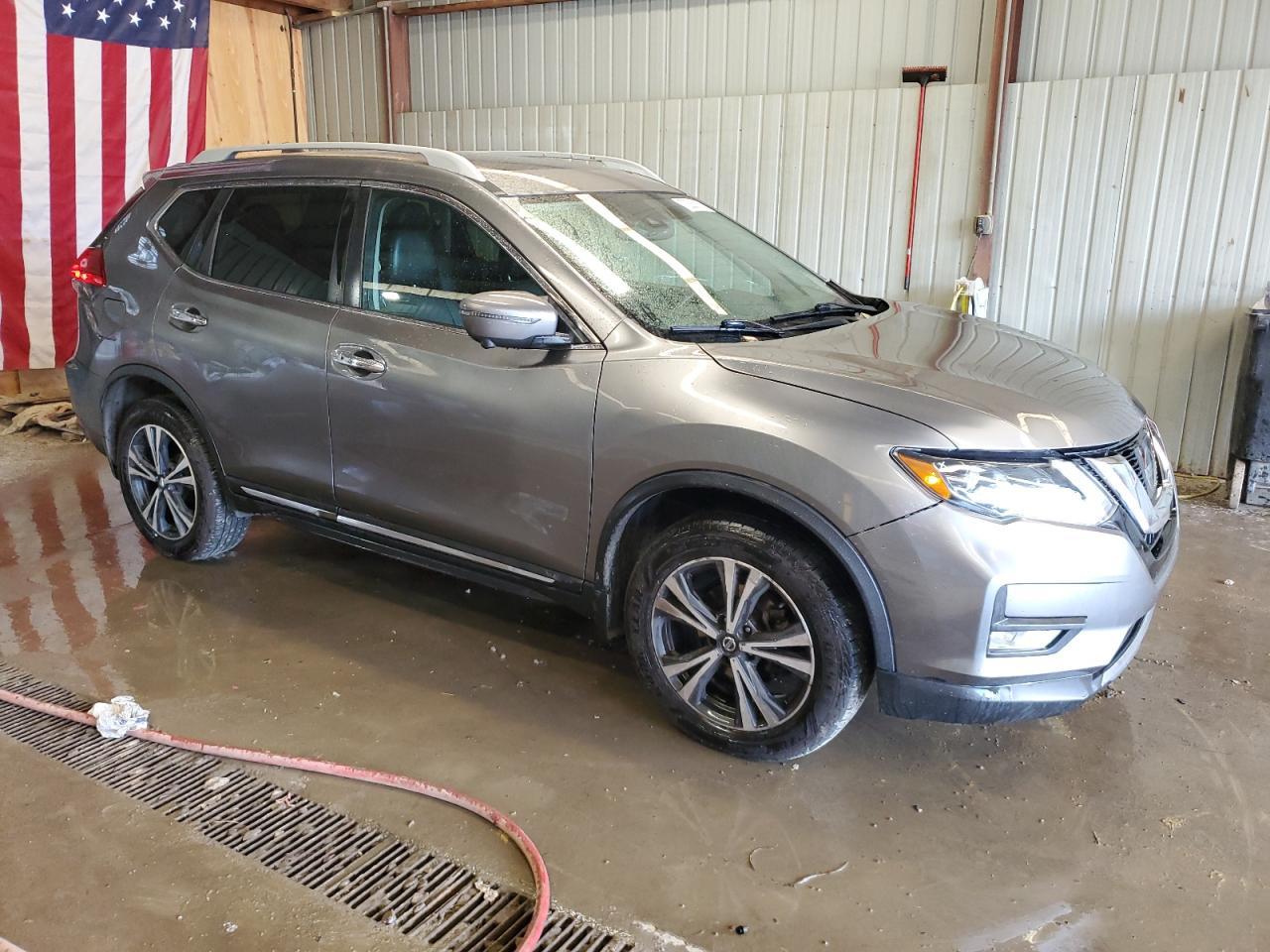 2017 NISSAN ROGUE