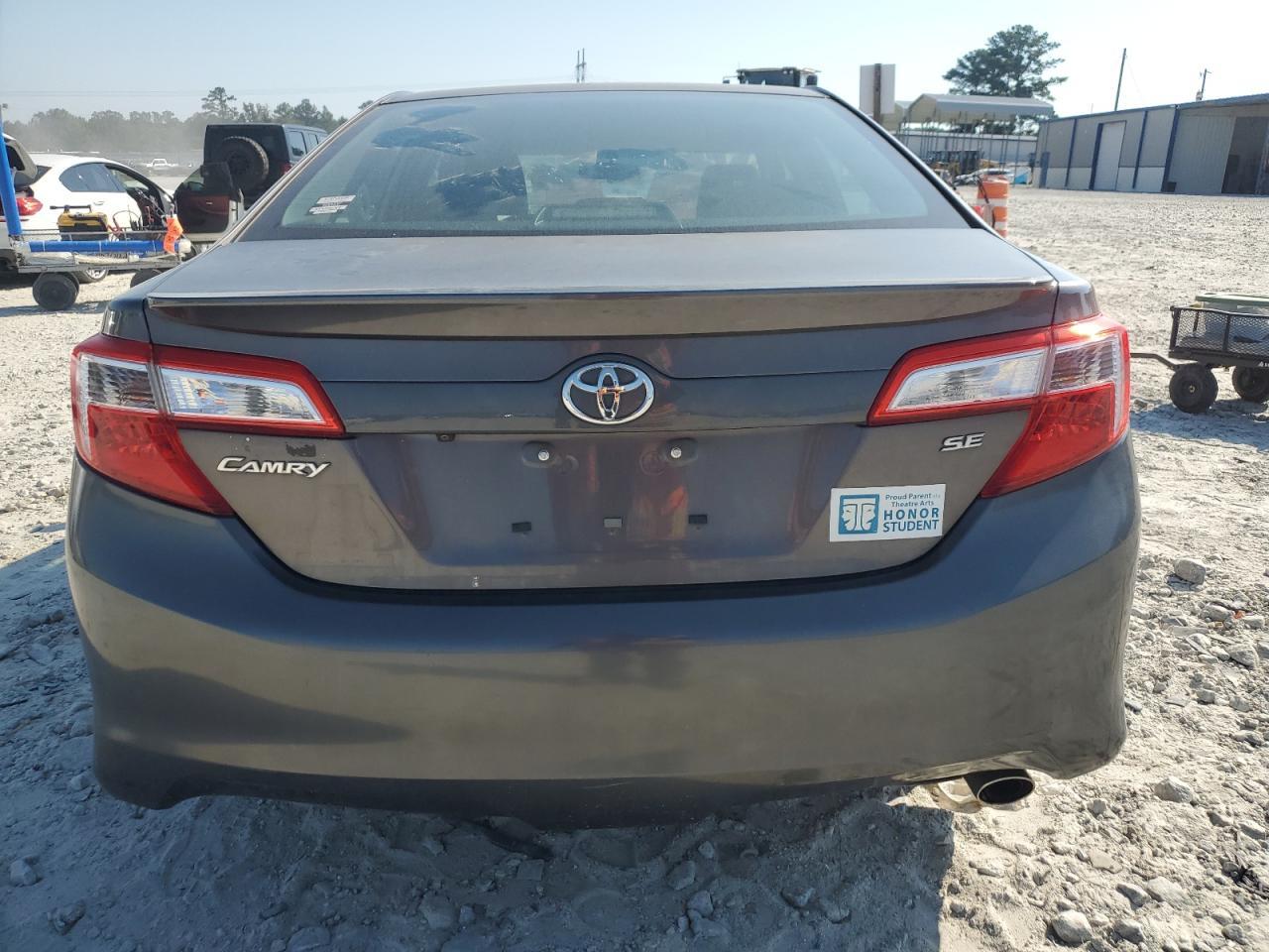2014 TOYOTA CAMRY