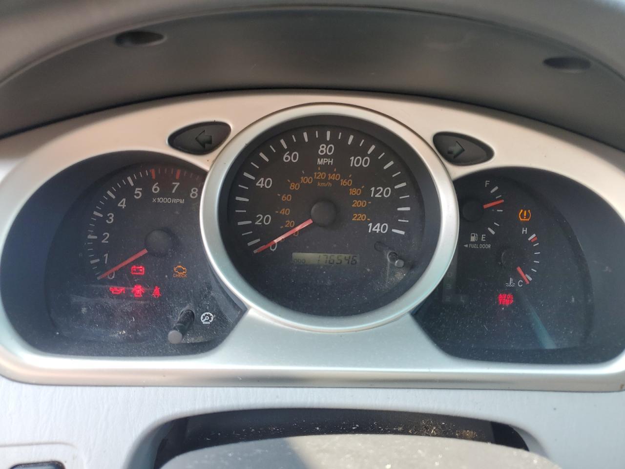 2004 TOYOTA HIGHLANDER