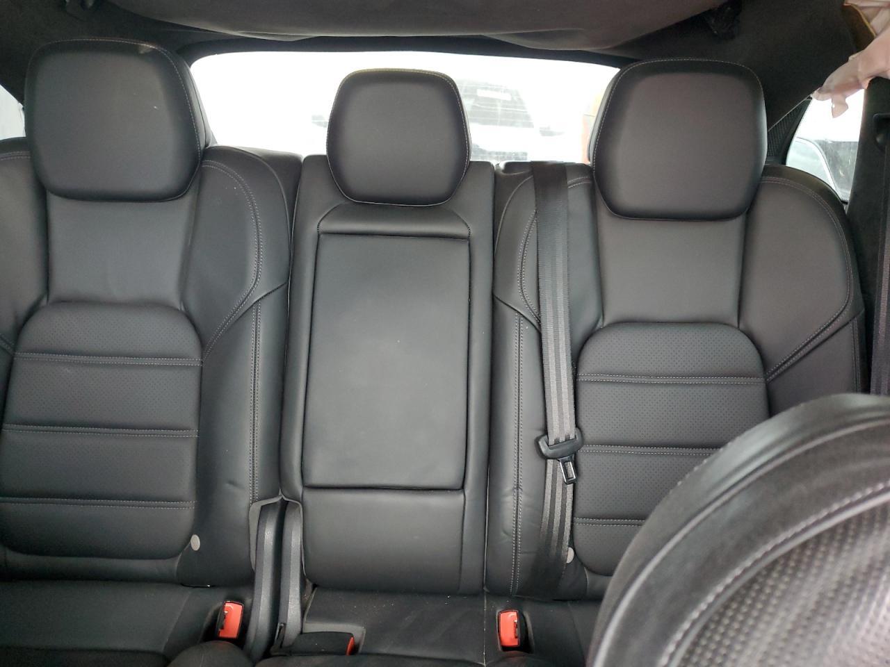 2013 PORSCHE CAYENNE