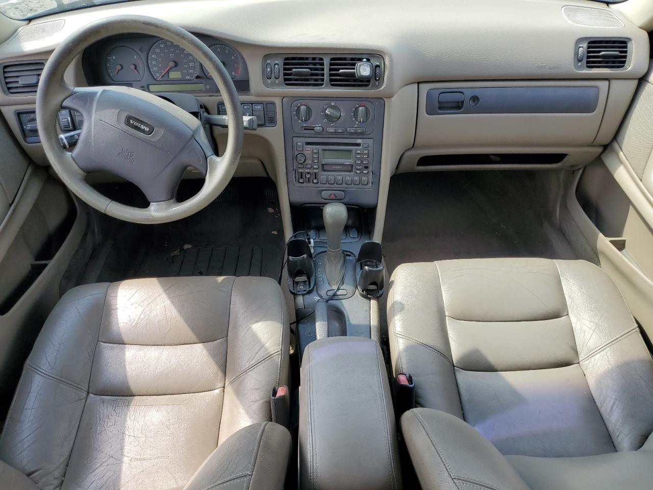 1999 VOLVO V70