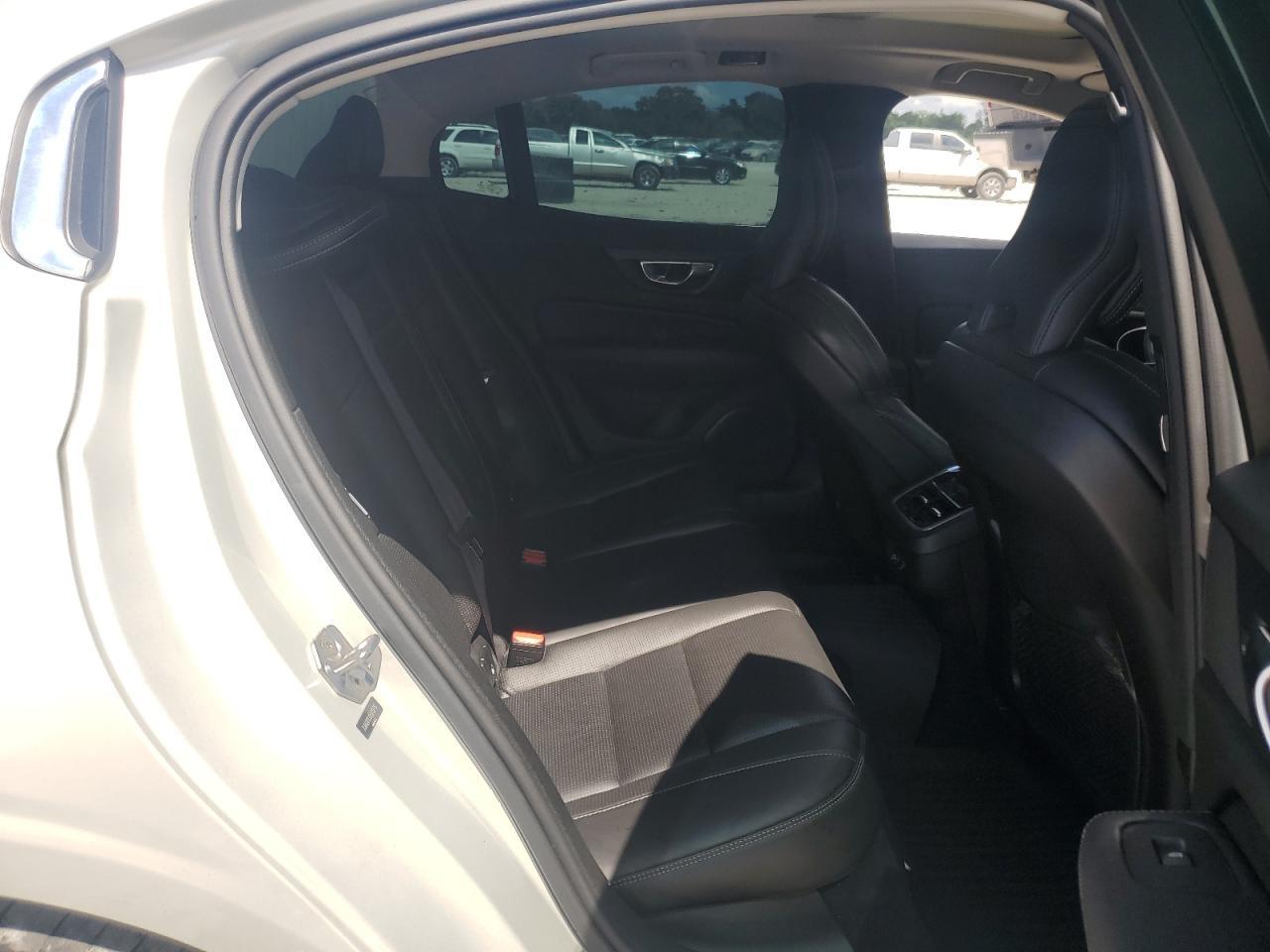 2019 VOLVO S60