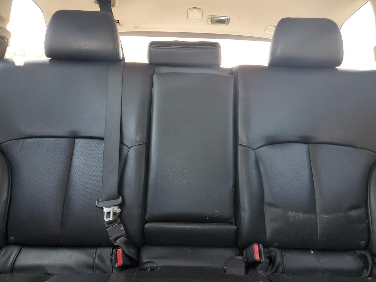 2013 SUBARU Outback