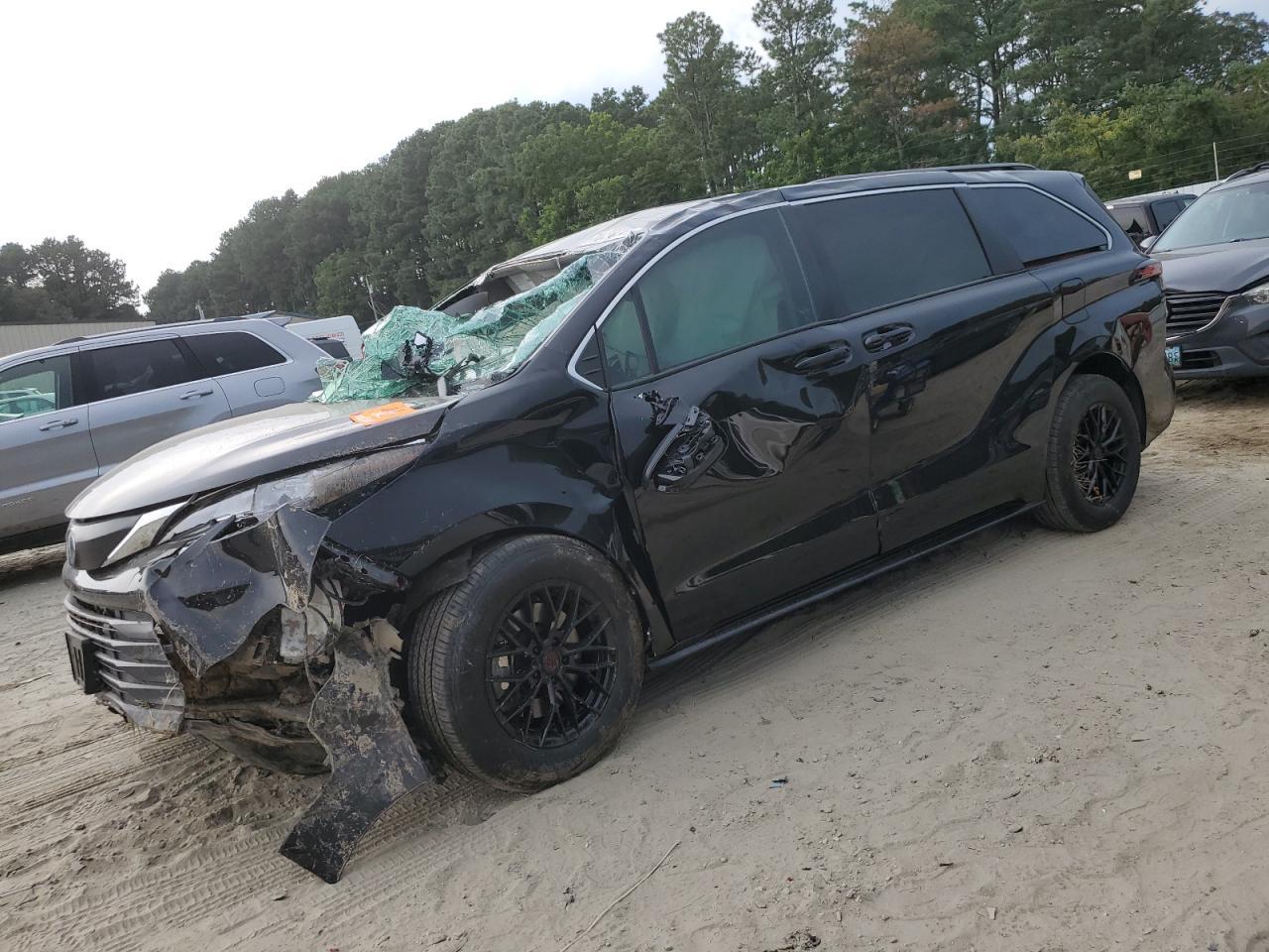 2022 TOYOTA SIENNA