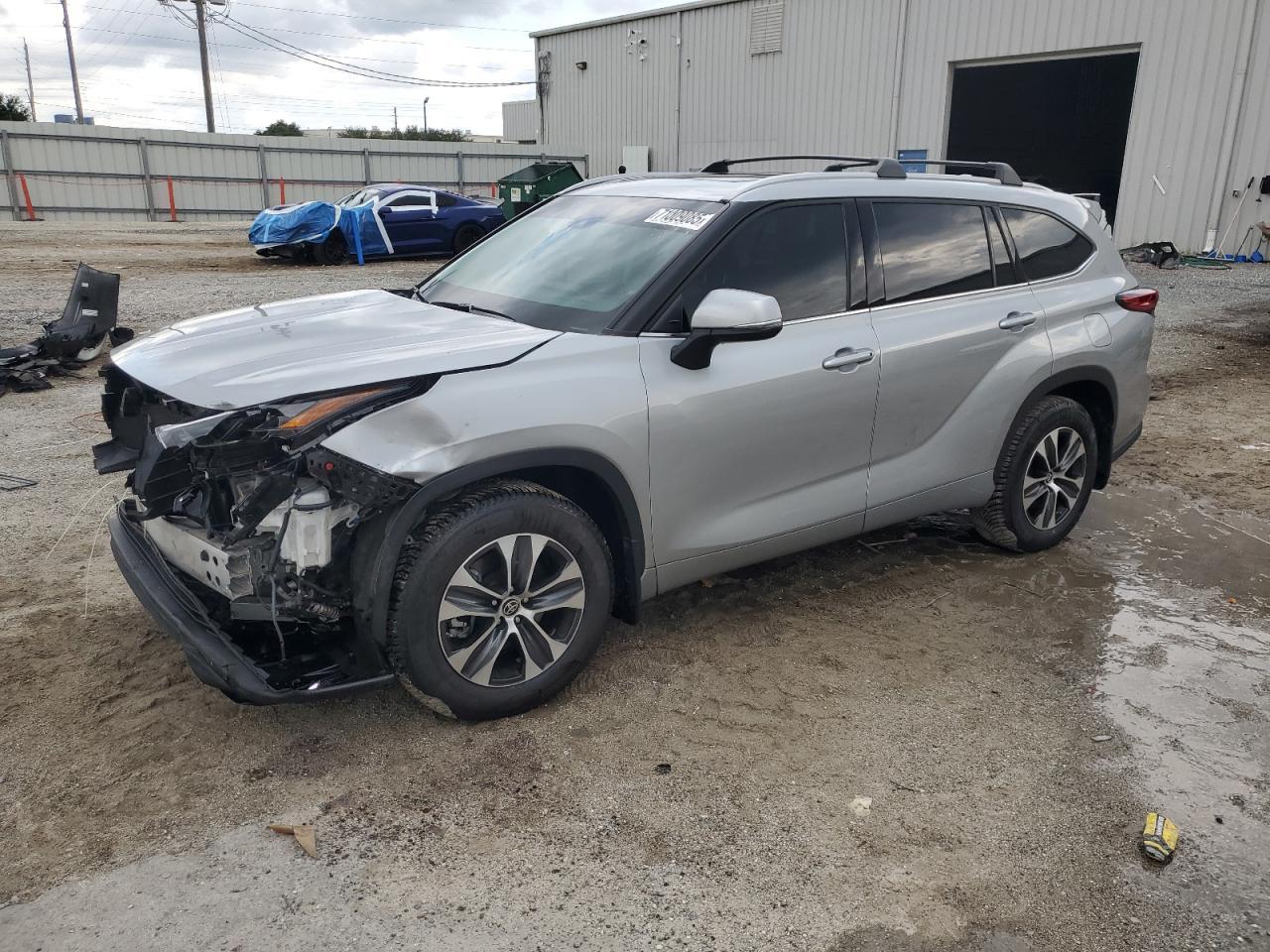 2022 TOYOTA HIGHLANDER
