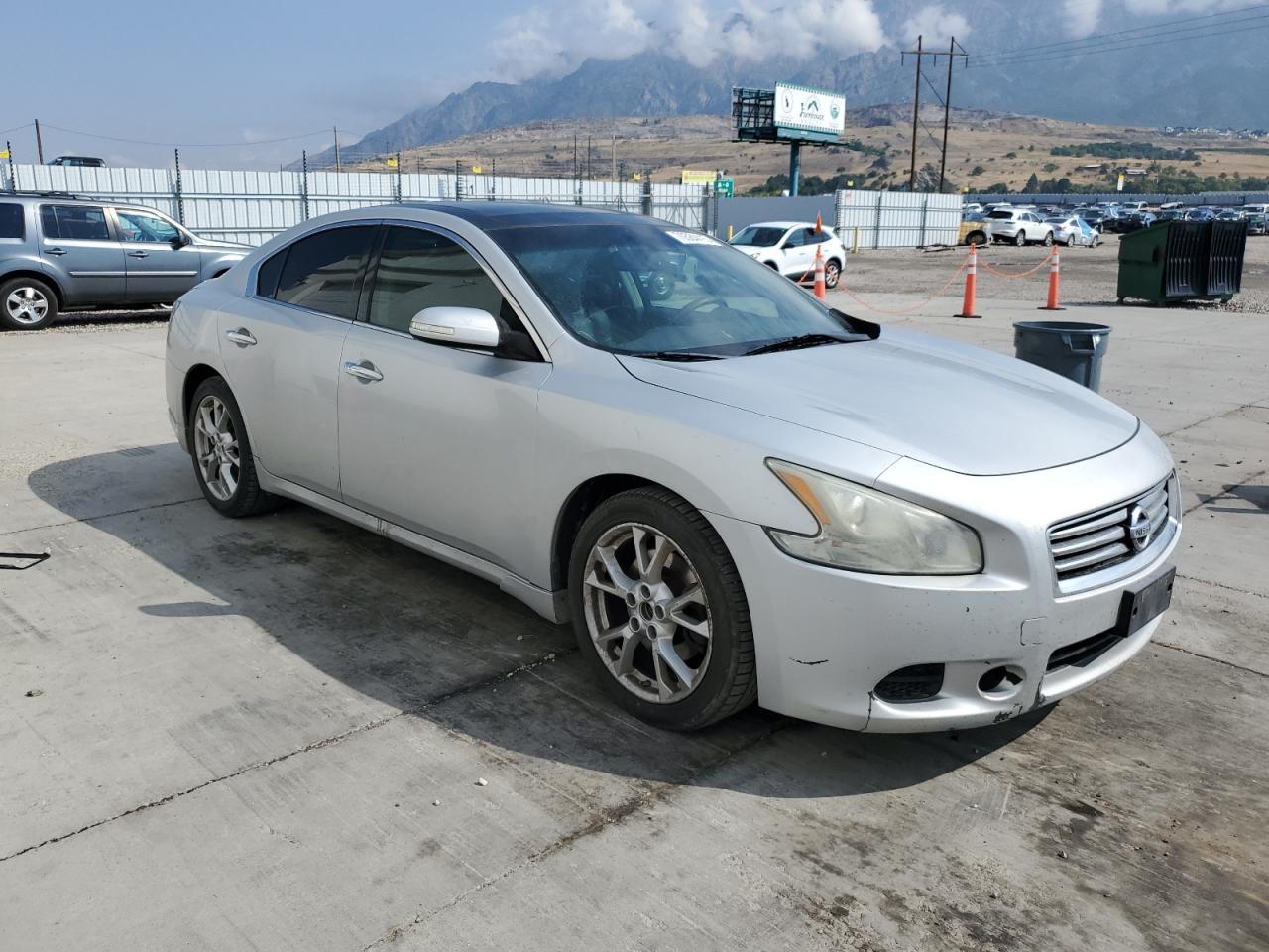 2013 NISSAN Maxima