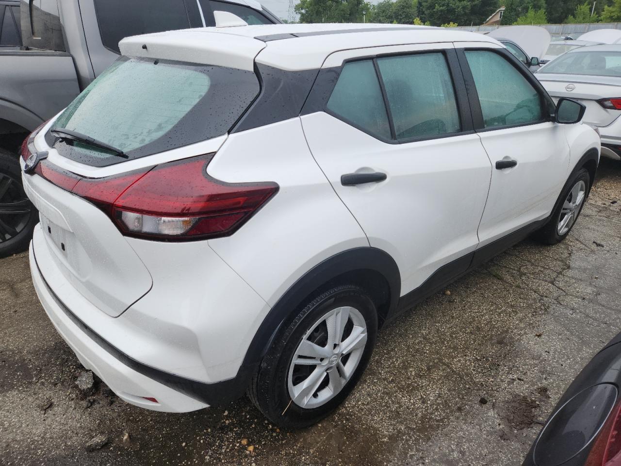 2024 NISSAN KICKS