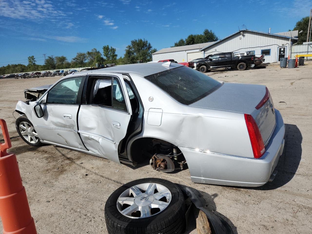 2011 CADILLAC DTS