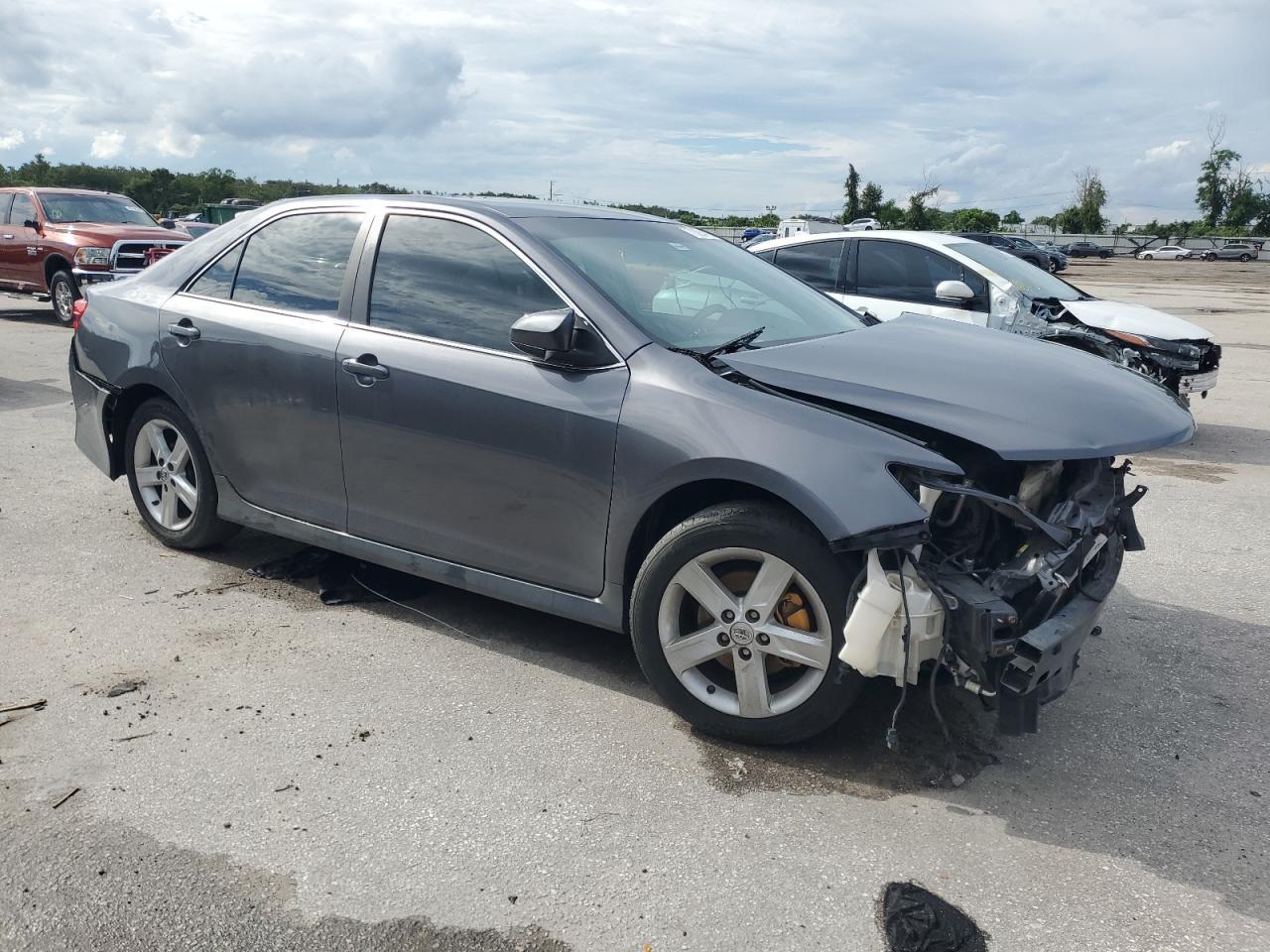 2014 TOYOTA CAMRY