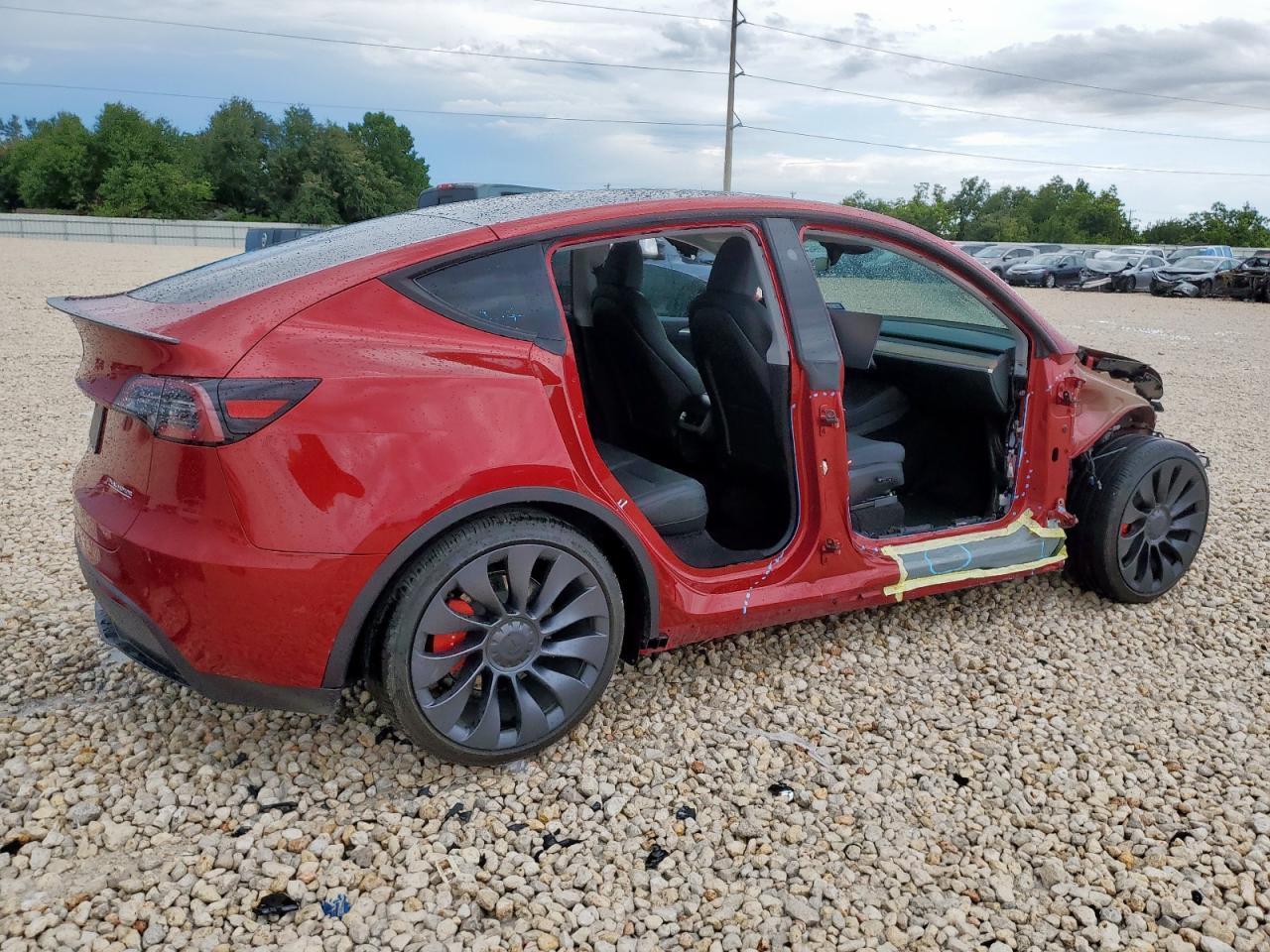 2024 TESLA MODEL Y