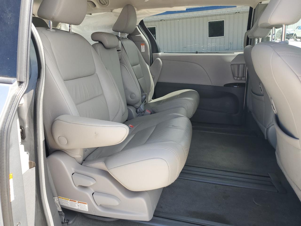 2018 TOYOTA SIENNA