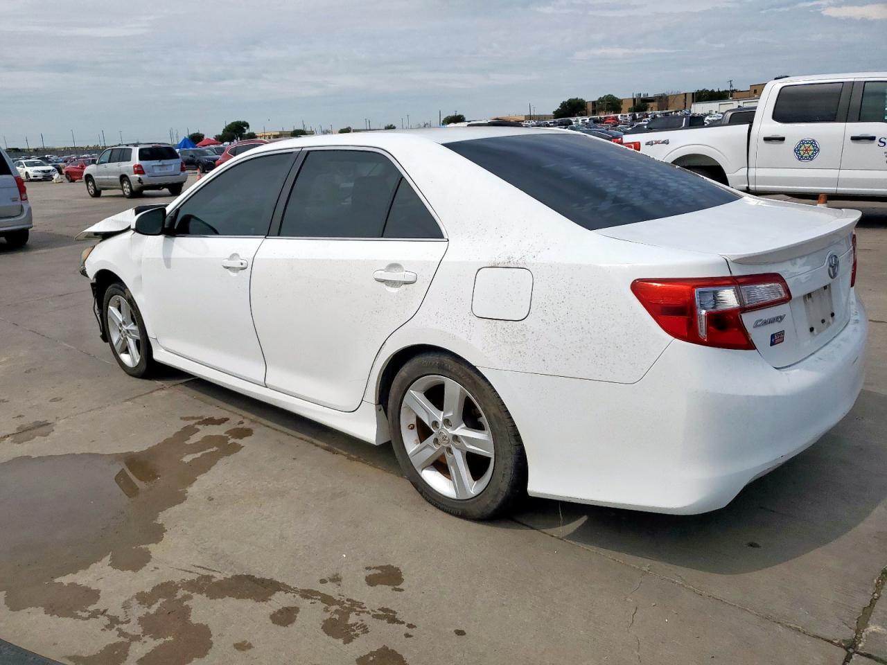 2014 TOYOTA CAMRY