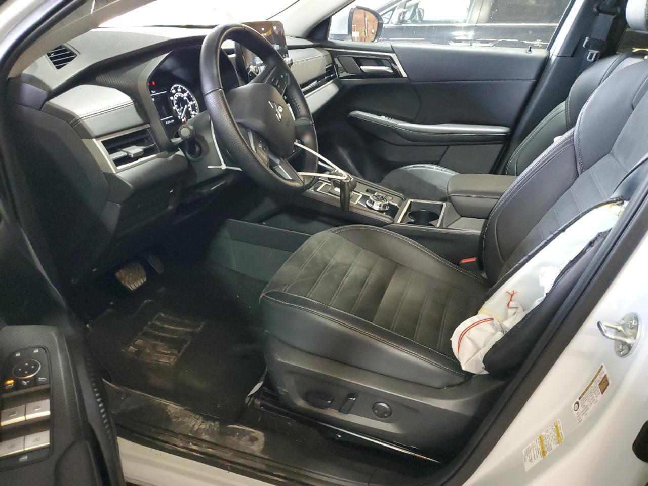 2024 MITSUBISHI outlander