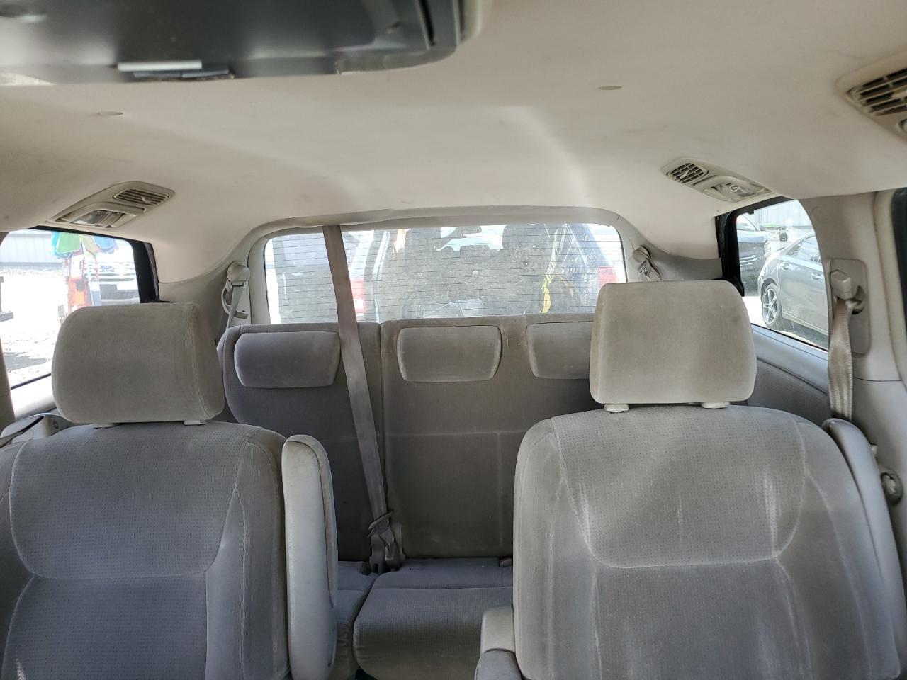 2004 TOYOTA SIENNA