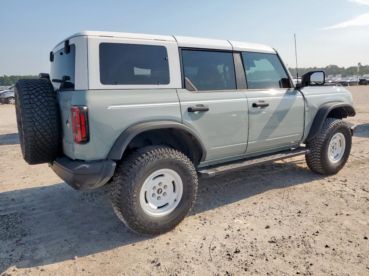 2024 FORD Bronco