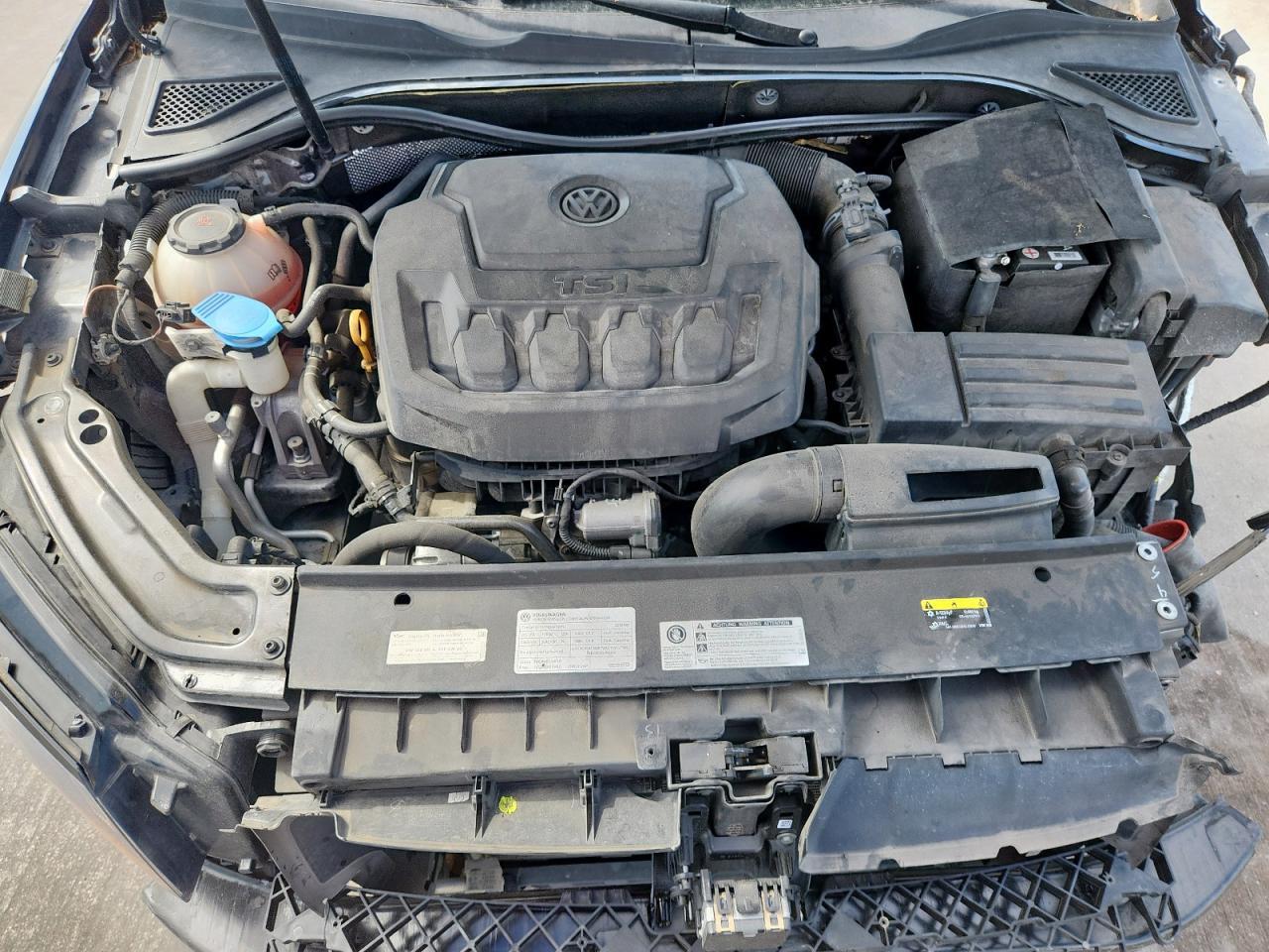 2018 VOLKSWAGEN Passat