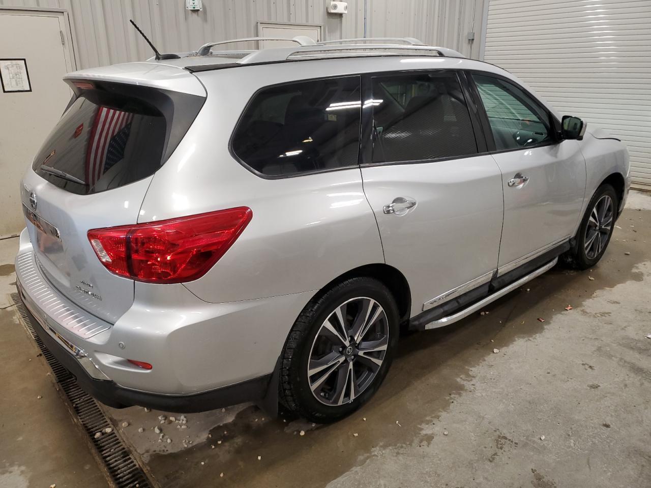 2017 NISSAN PATHFINDER