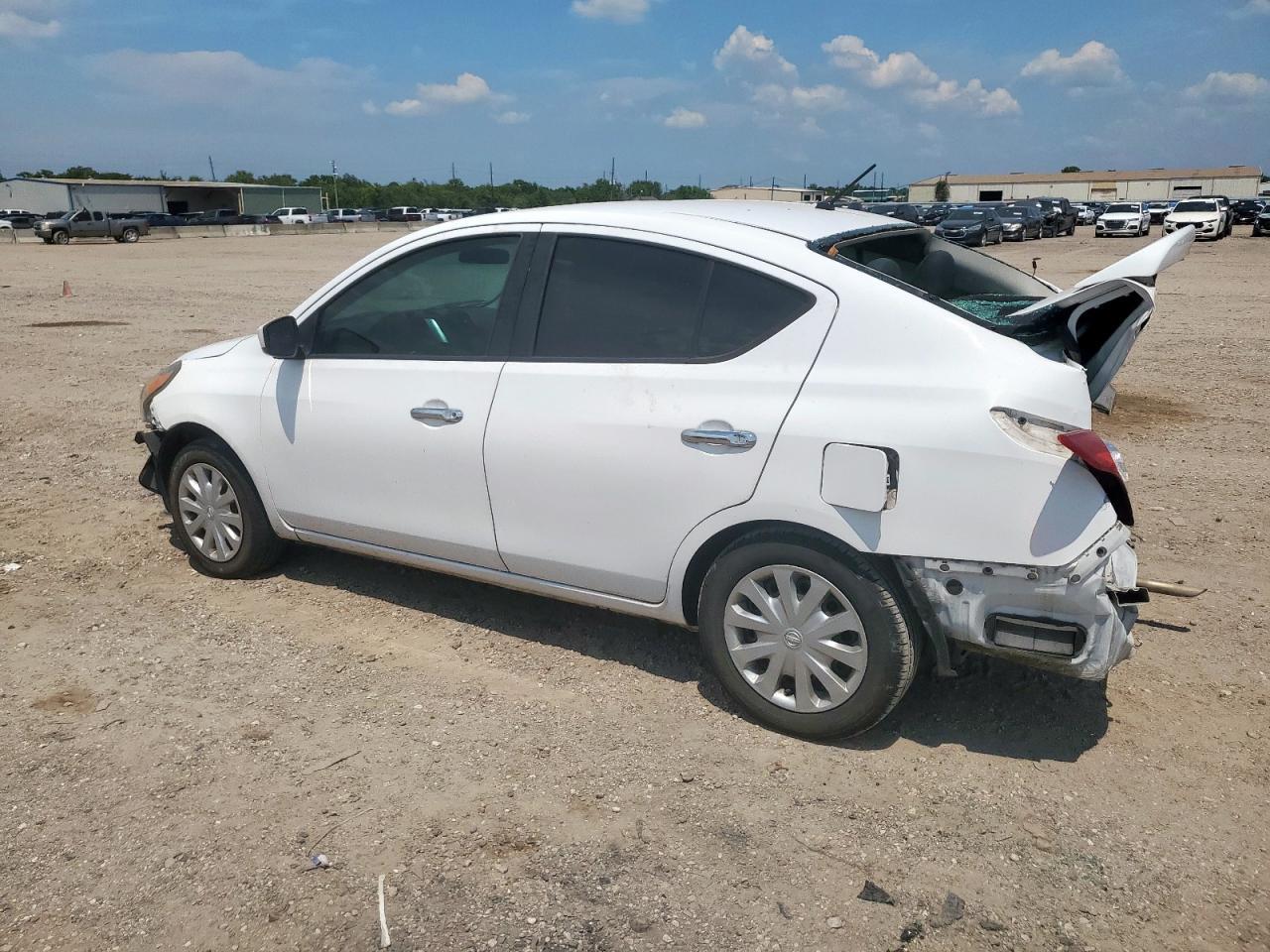 2019 NISSAN VERSA