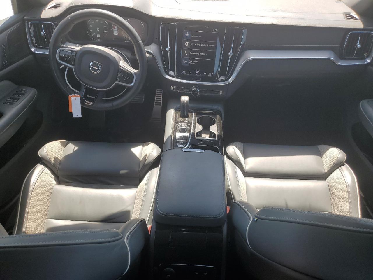 2022 VOLVO S60