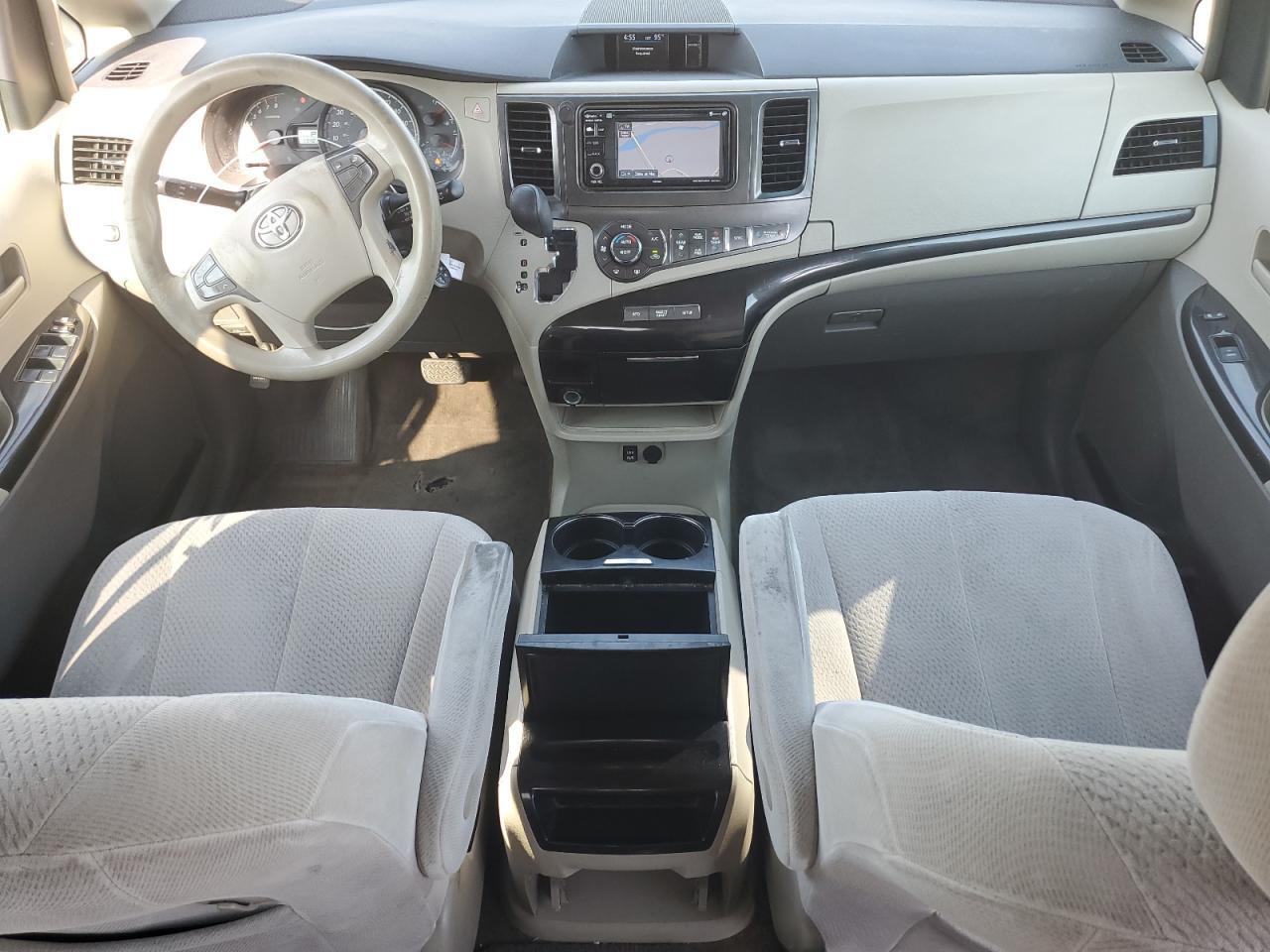 2013 TOYOTA SIENNA