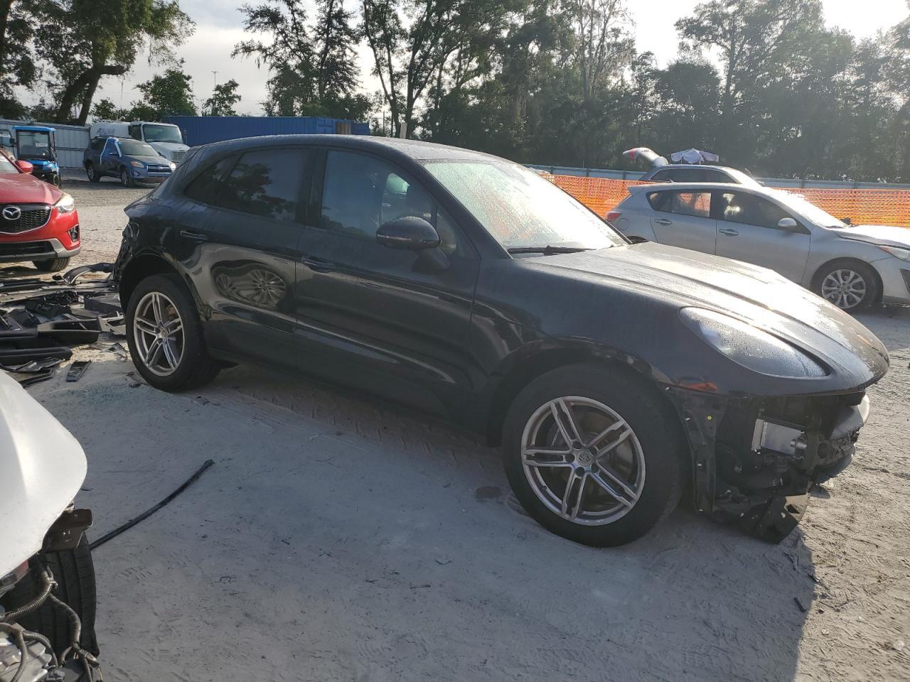 2021 PORSCHE Macan